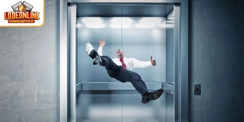 Giải nghĩa hiện tượng mơ thấy mình rơi từ trên cao